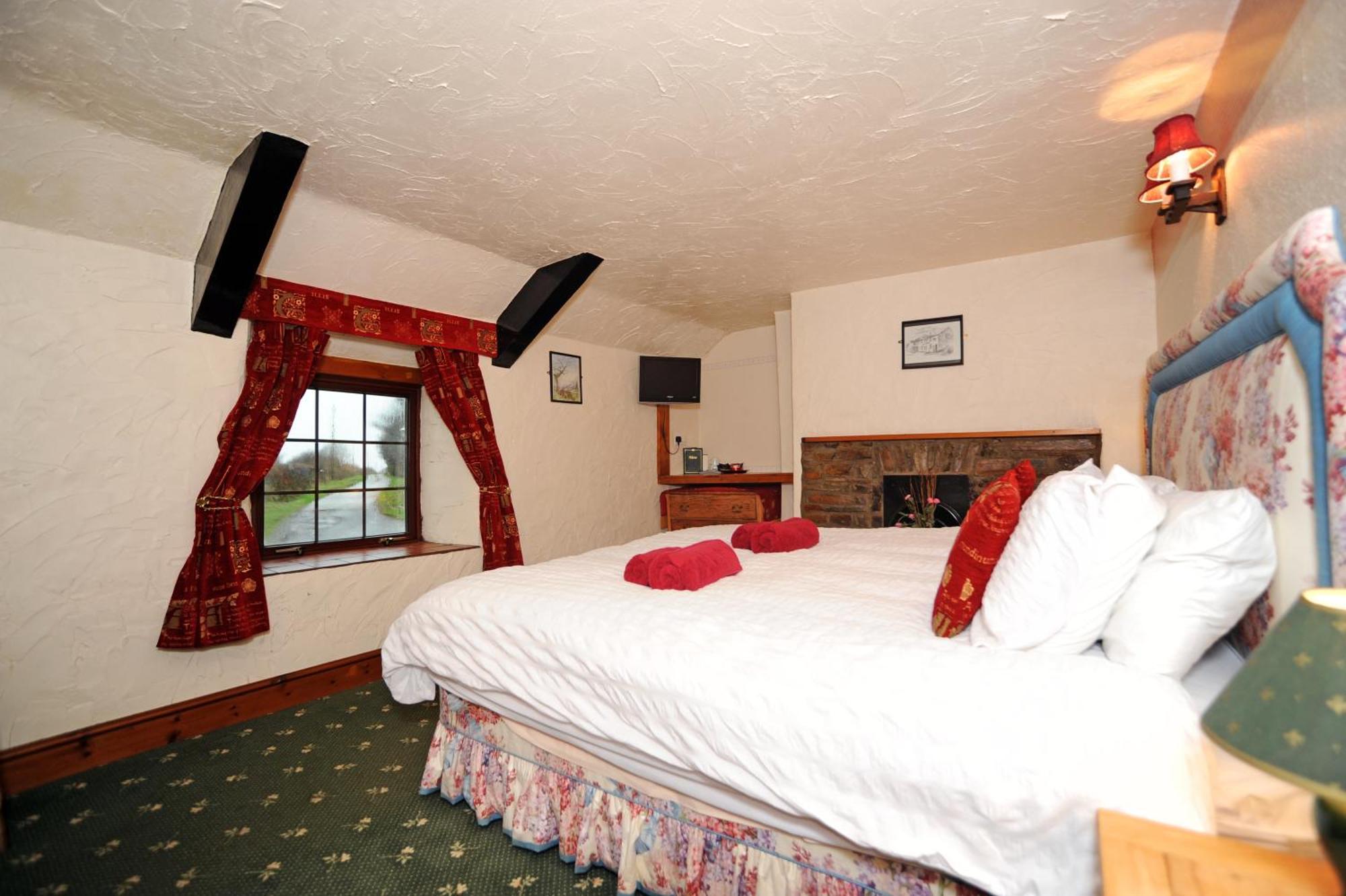 The West Country Inn كلوفيلي المظهر الخارجي الصورة